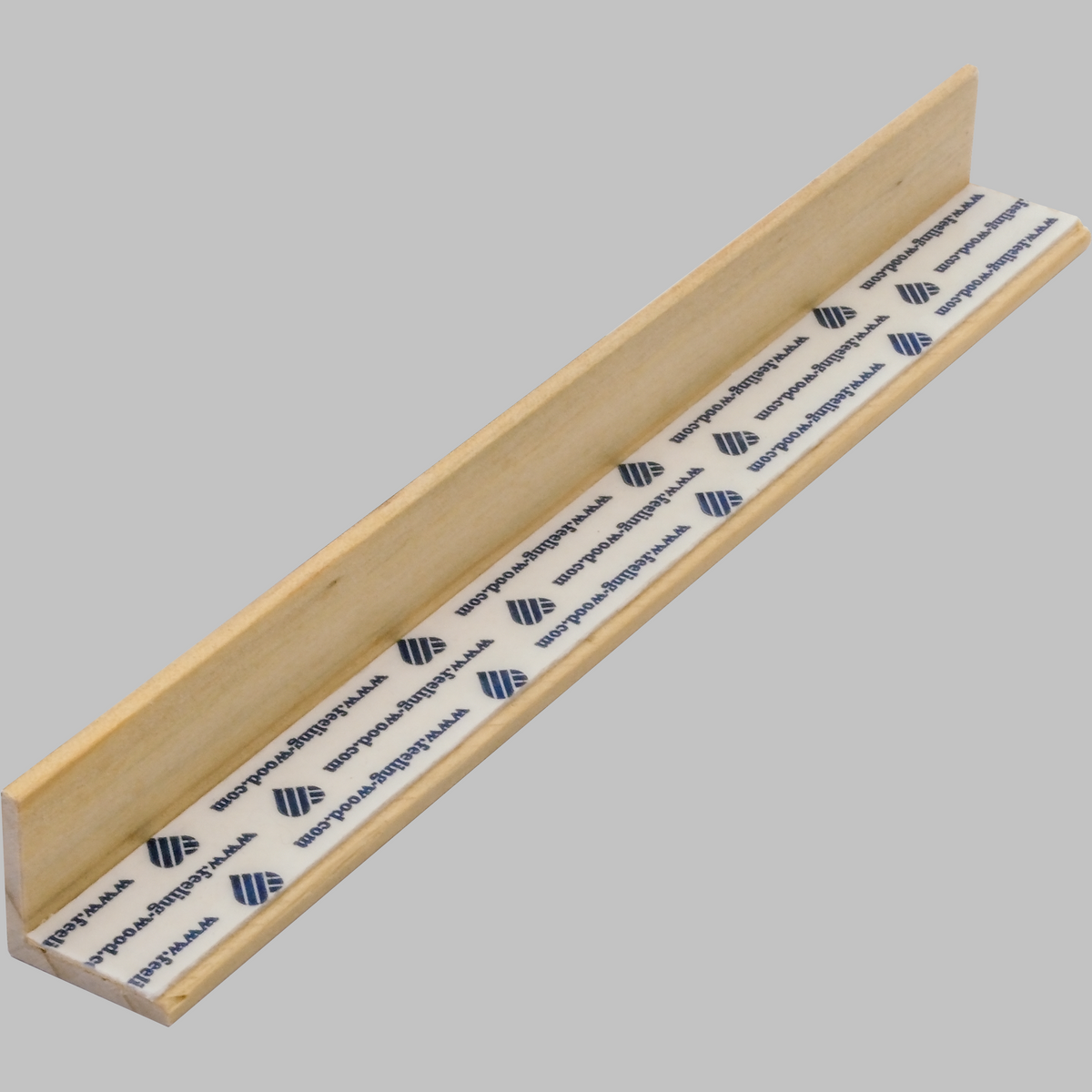 Araucaria Gold wood corner trim, back with adhesive